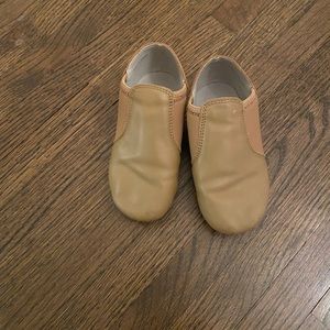 Toddler tan jazz shoes size 9.5